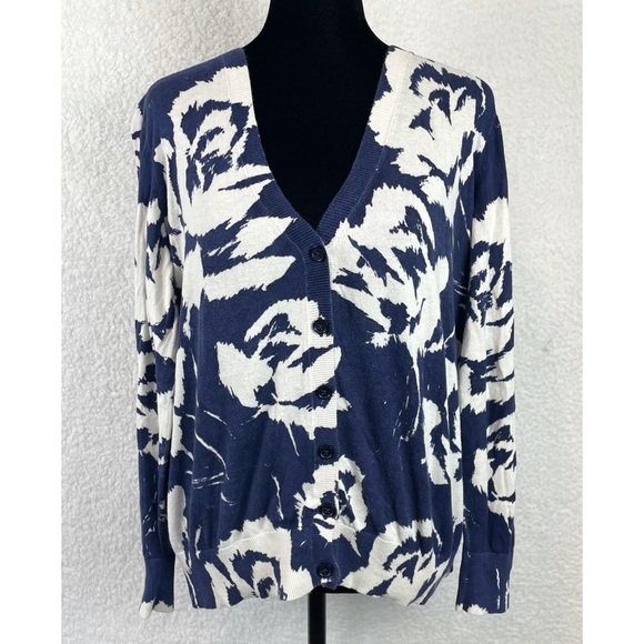 St. John's Bay Sweaters - ST. JOHN’S BAY • Blue/White Floral Print V-Neck Long Sleeve Cardigan